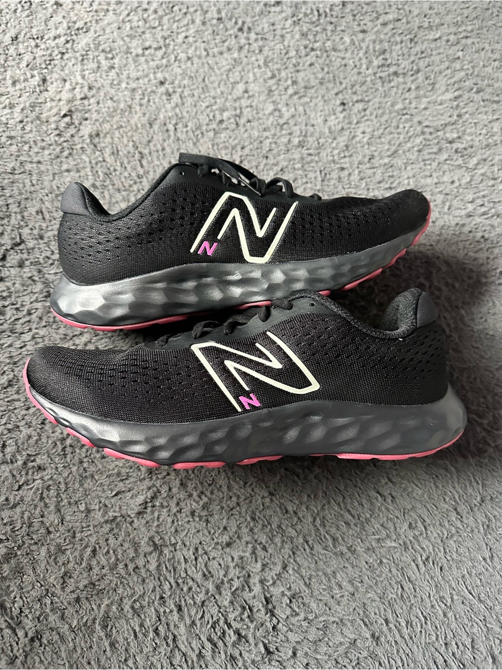 New Balance 520 V8 women's running shoes black/pink size women 12 or men 10.5